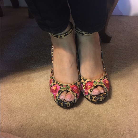 Leopard heels with ankle straps. - Picture 4 of 8